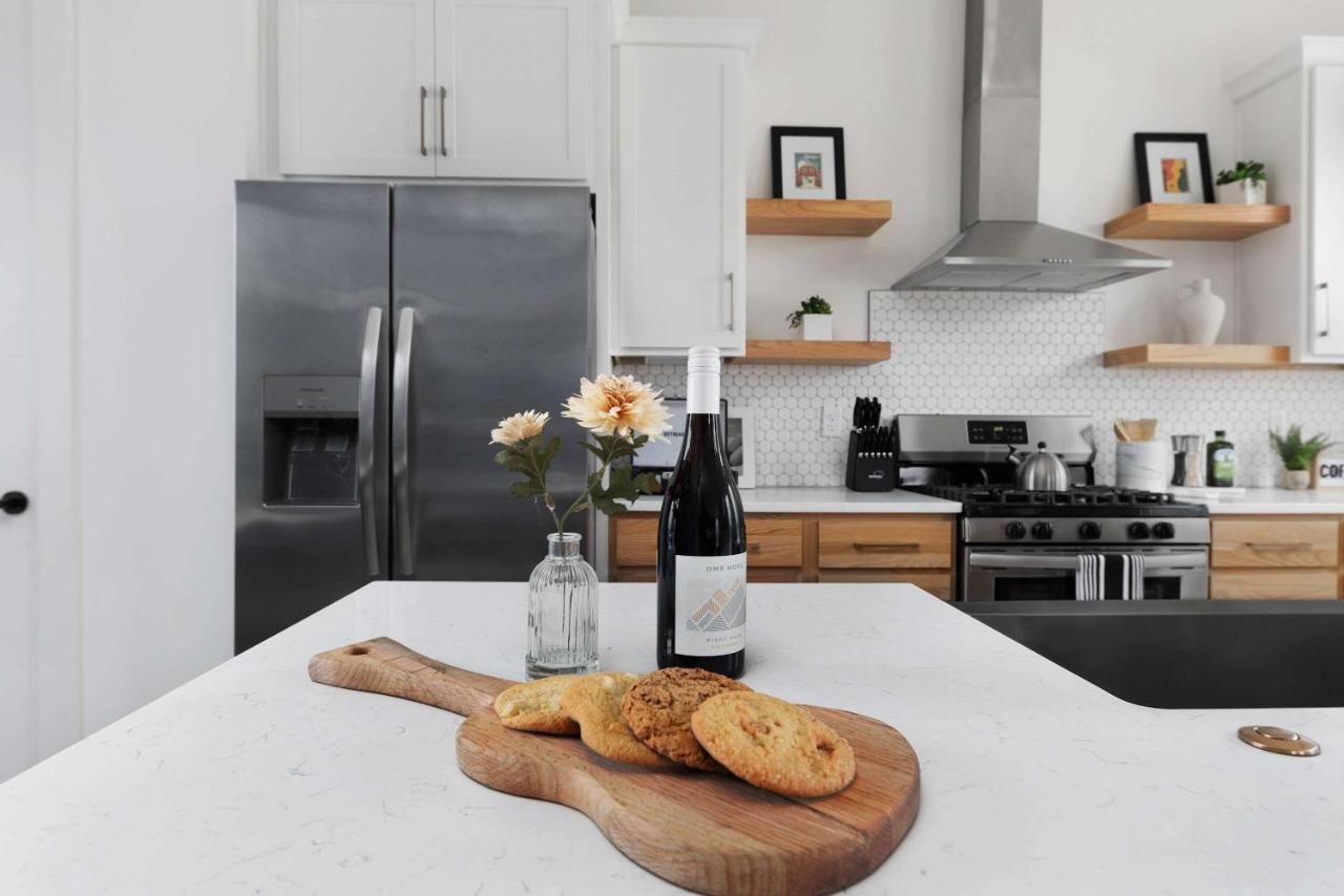 The Iris - Walk to Dining And Nightlife Plus Rooftop! - 5