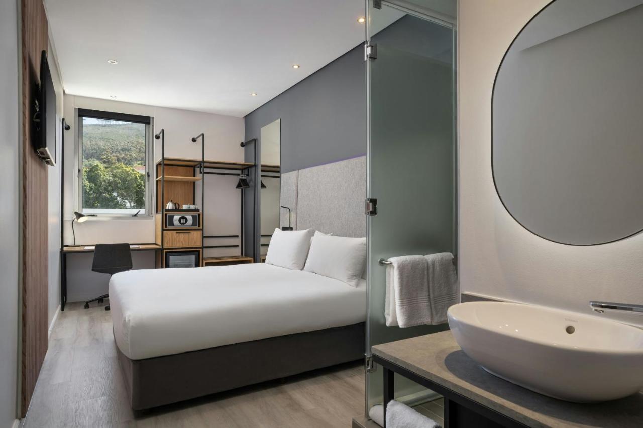 Protea Hotel Fire & Ice by Marriott Cape Town - 2