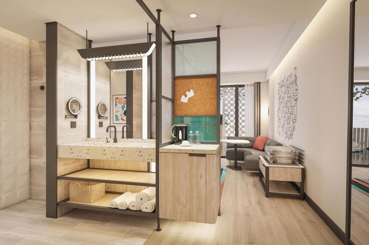 Aloft Bali Kuta at Beachwalk - 3