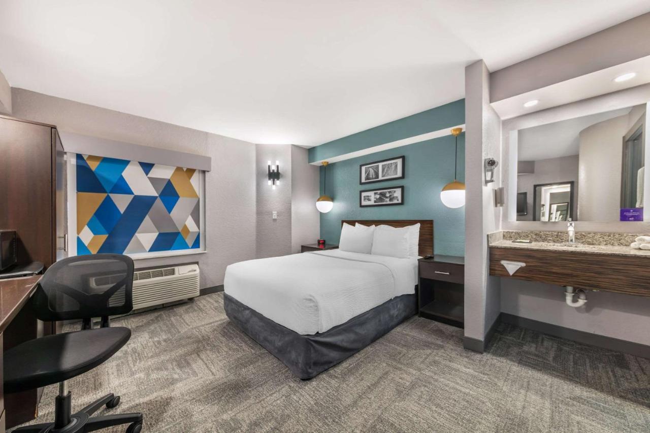 Sleep Inn Miami Airport - 4