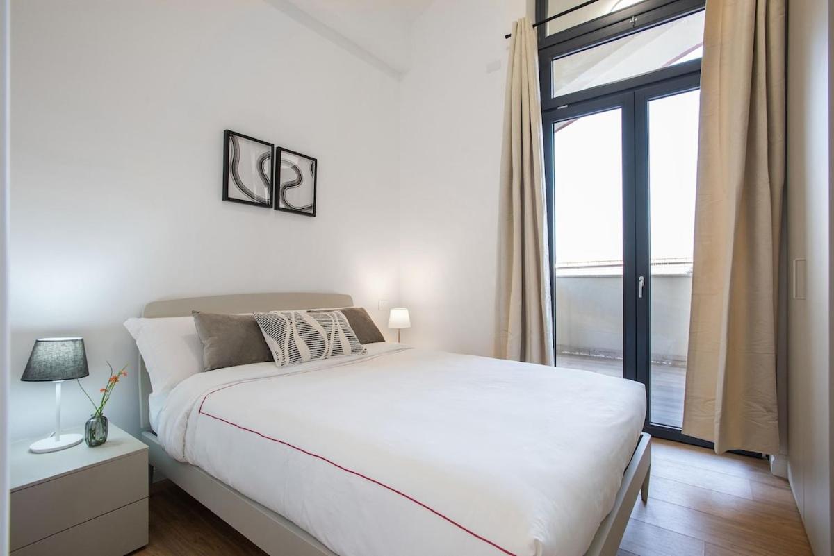 Urban Oasis with Terrace & free Parking, int11 - 2