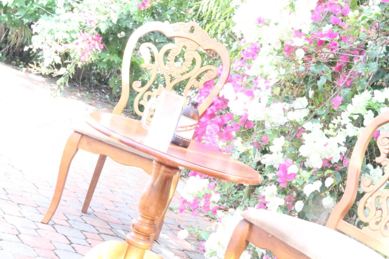 Sweetsop Jamaica Villa and Tours