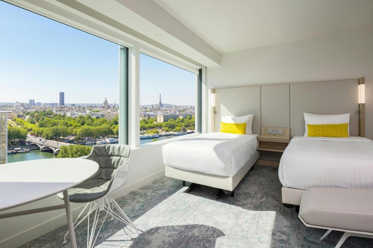 Twin Room with Eiffel Tower View