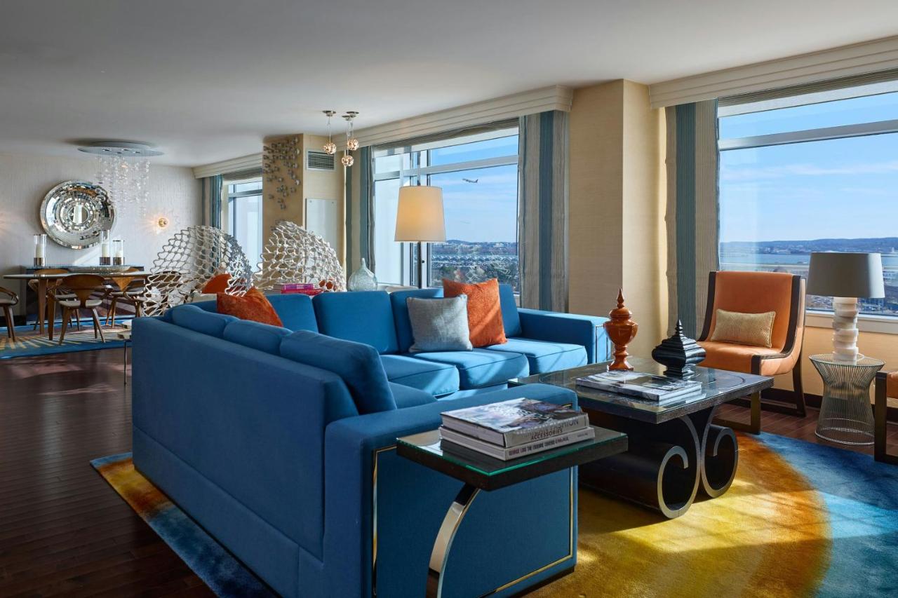 Renaissance Arlington Capital View Hotel — photo 19