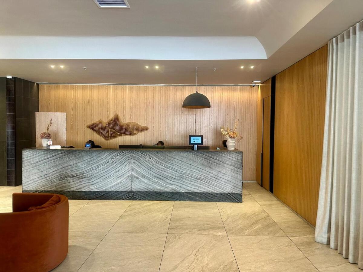 Luxe Newlands Peak apartment 504 - 5