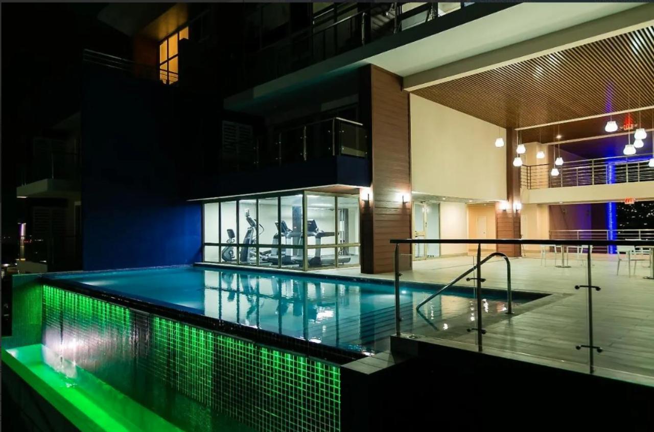 Penthouse Suite at 20 South - Suite 907 - 3