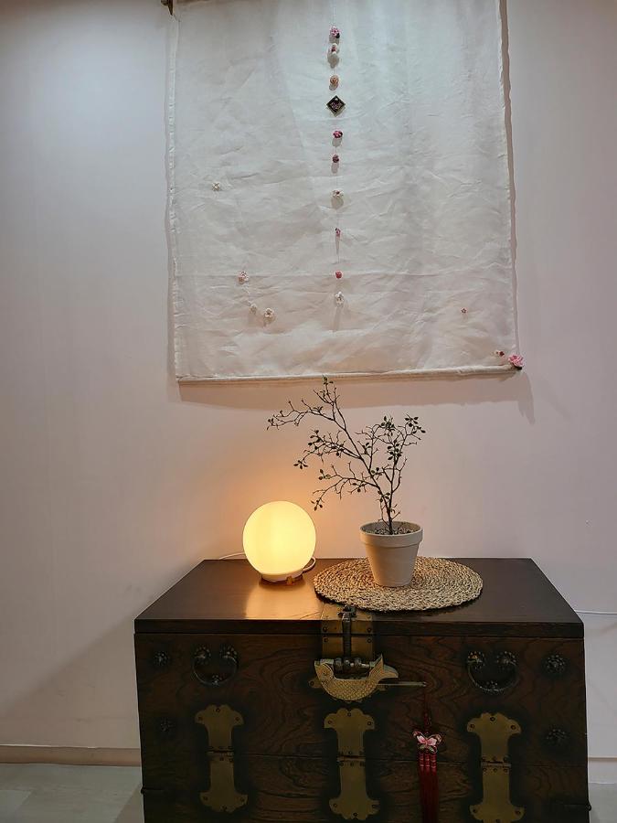 Home in Seoul # near Central Seoul # Quiet 3BR # 5 person # 3F - 2