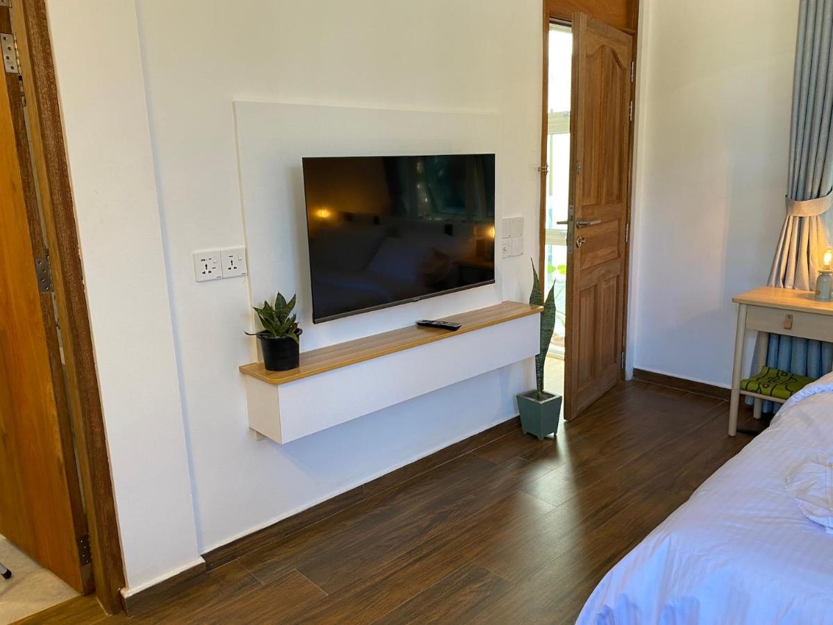 Entire Home - Calm Beach Inn - 5