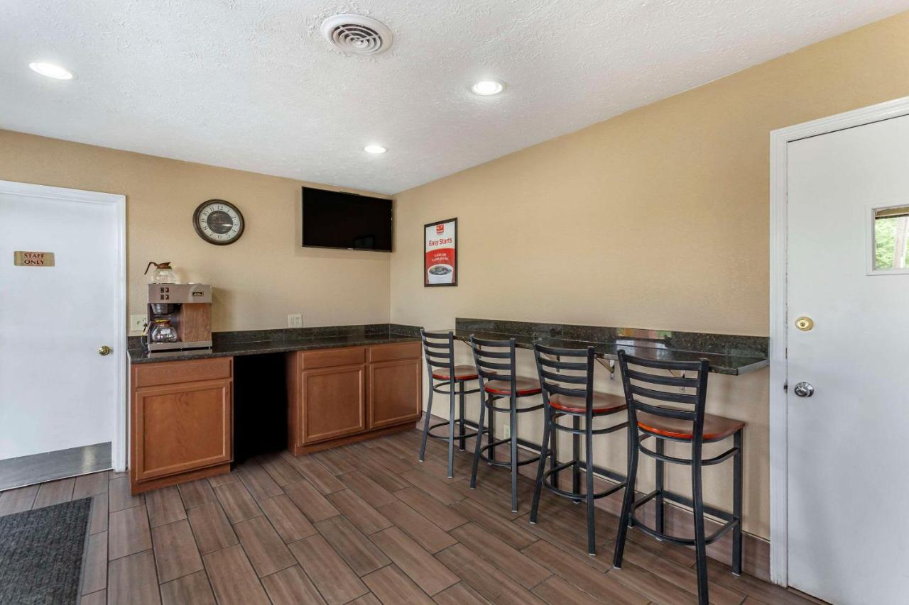 Econo Lodge Nashville North - 2