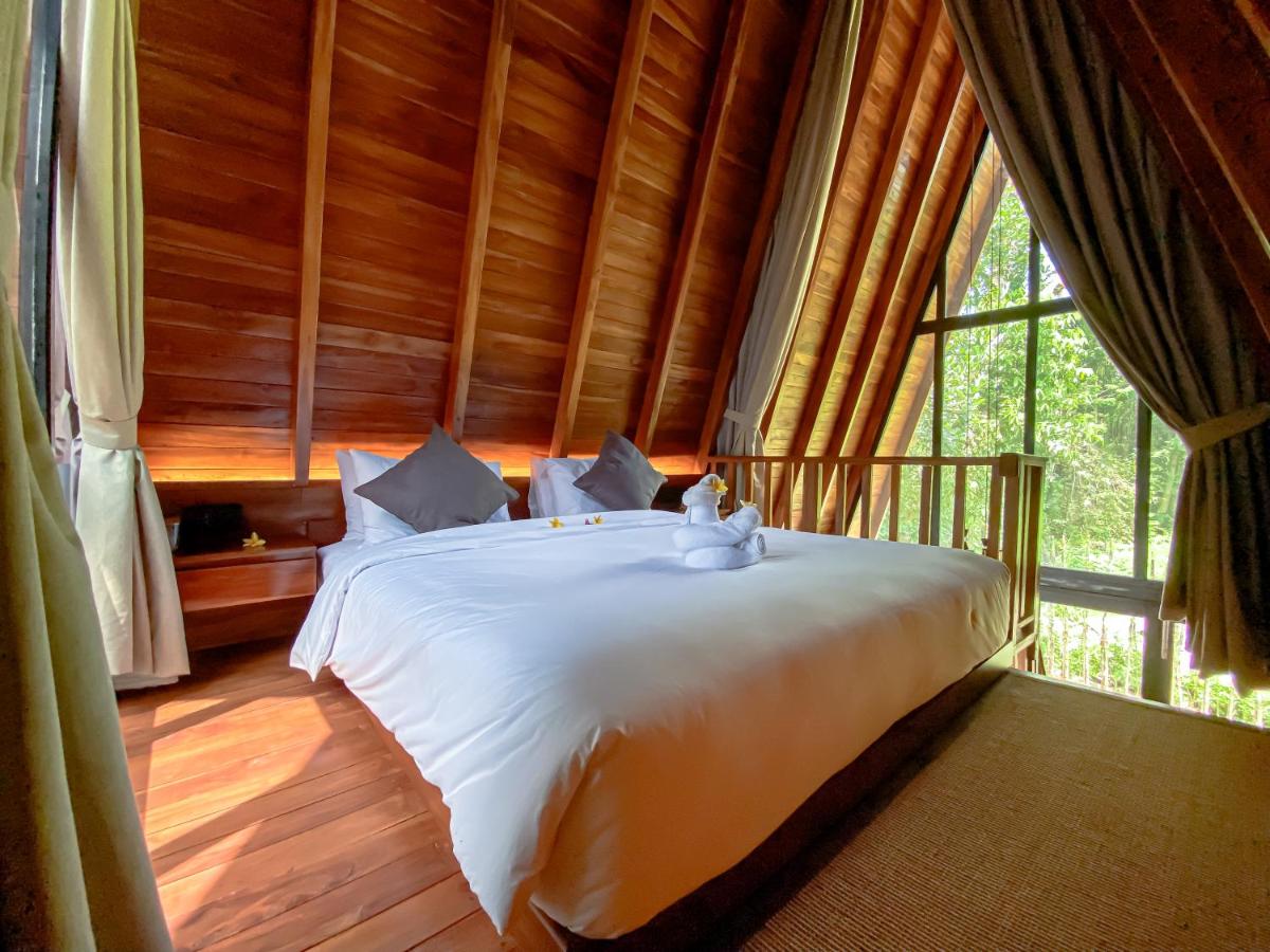 Hidden Den Villa Ubud - 3