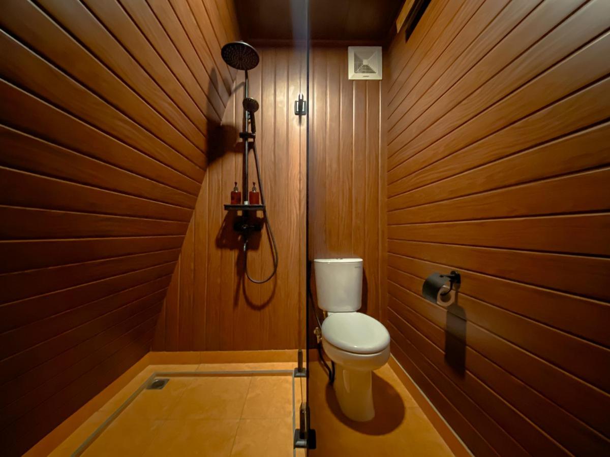 Hidden Den Villa Ubud - 5