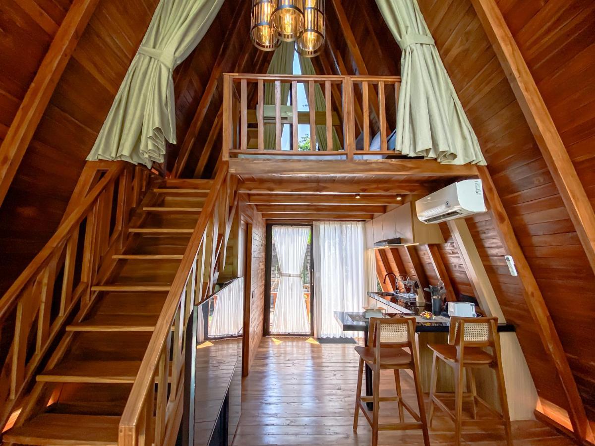 Hidden Den Villa Ubud - 4