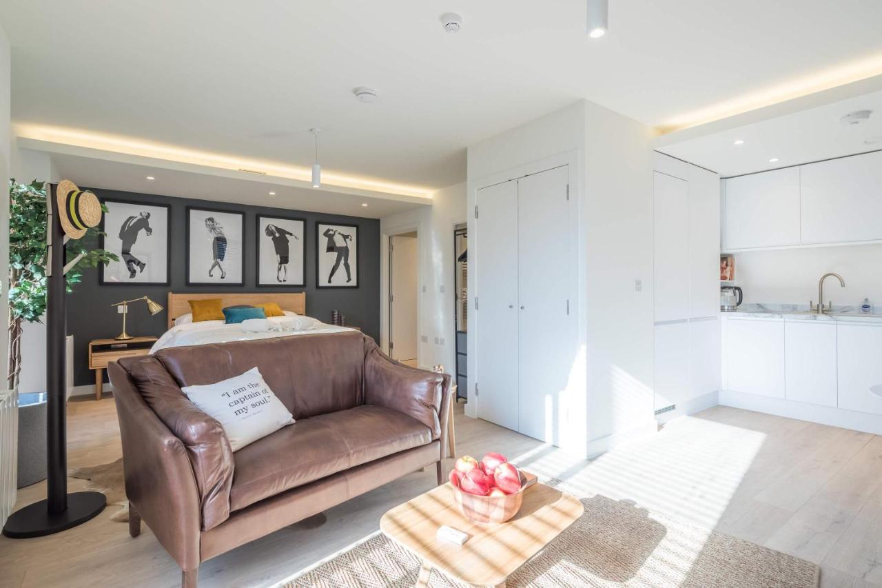 Fabulous Central Apt With Balcony & Parking - 4