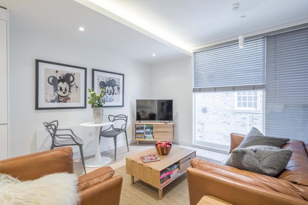 Stunning Central Apt With Parking