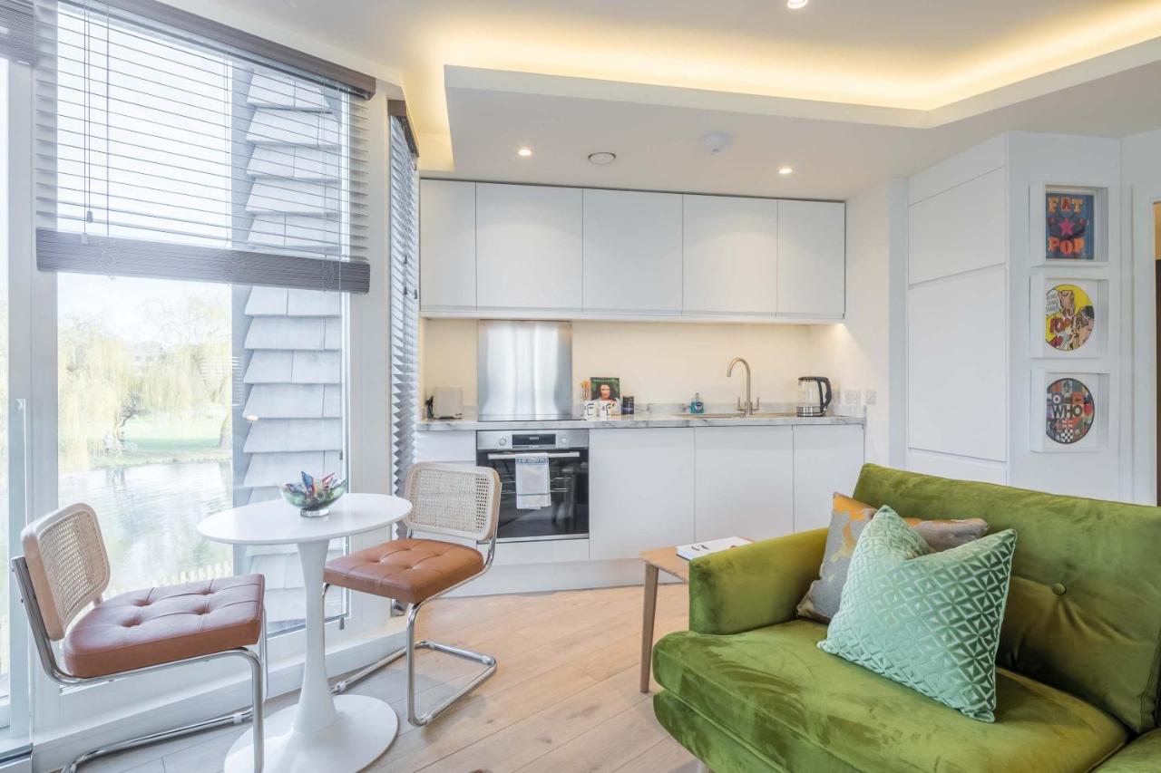 Superb Central Apt River Views & Parking - 4