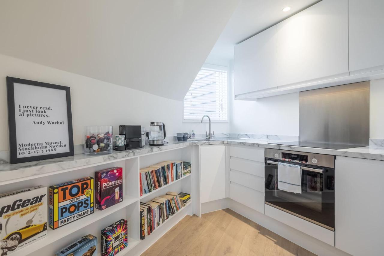 Beautiful Central Apt With Parking
