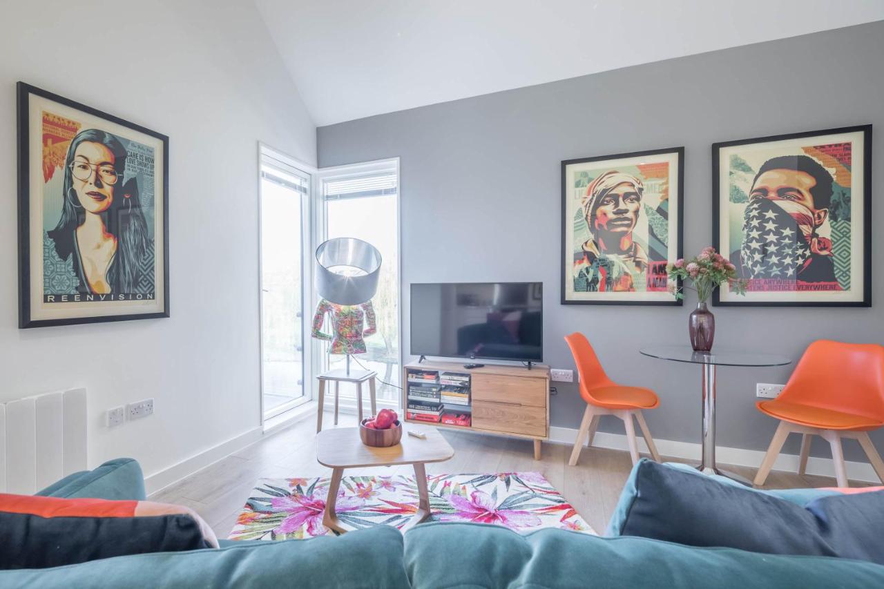 Superb Central Apt With Parking
