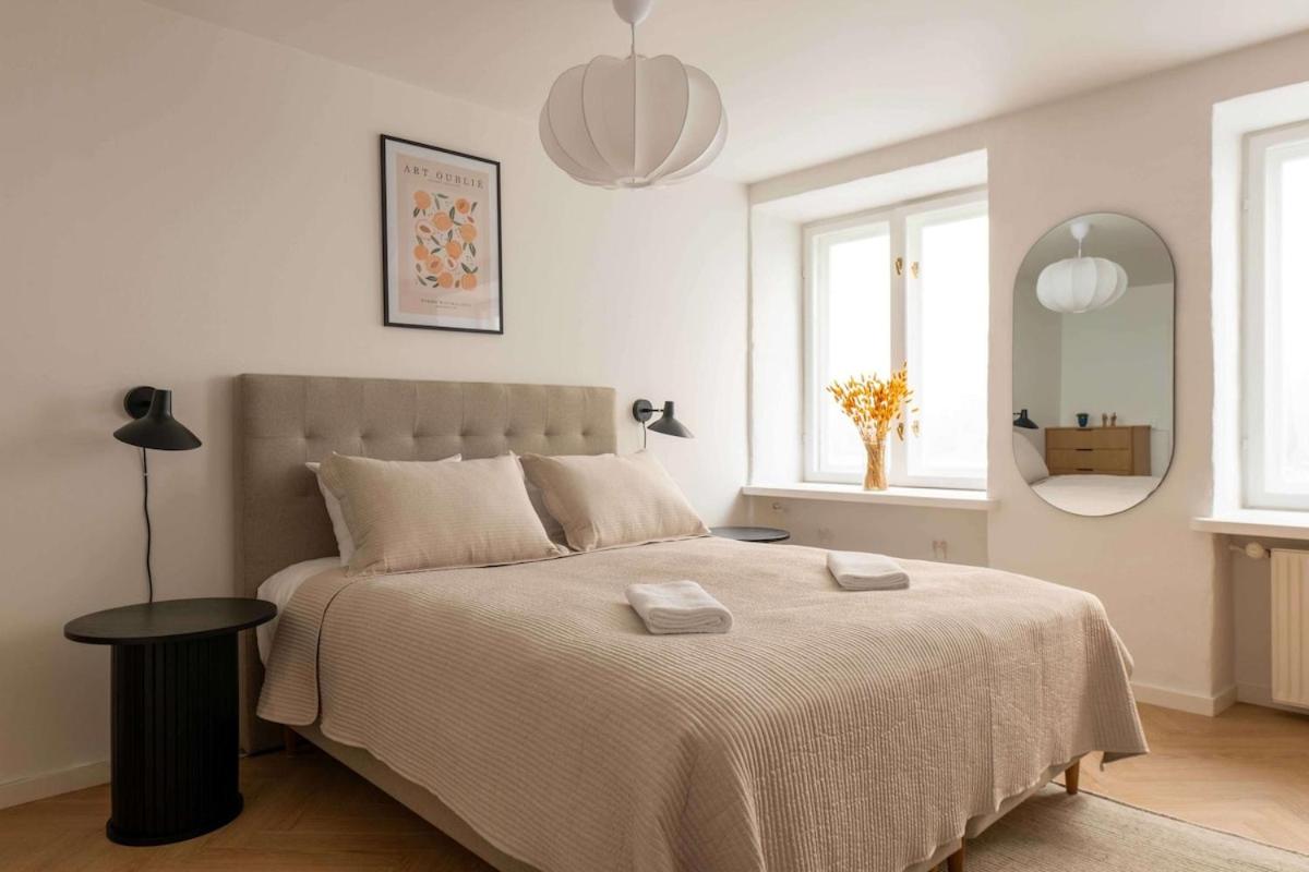 Family Friendly 2BR Basement Apartment - 2