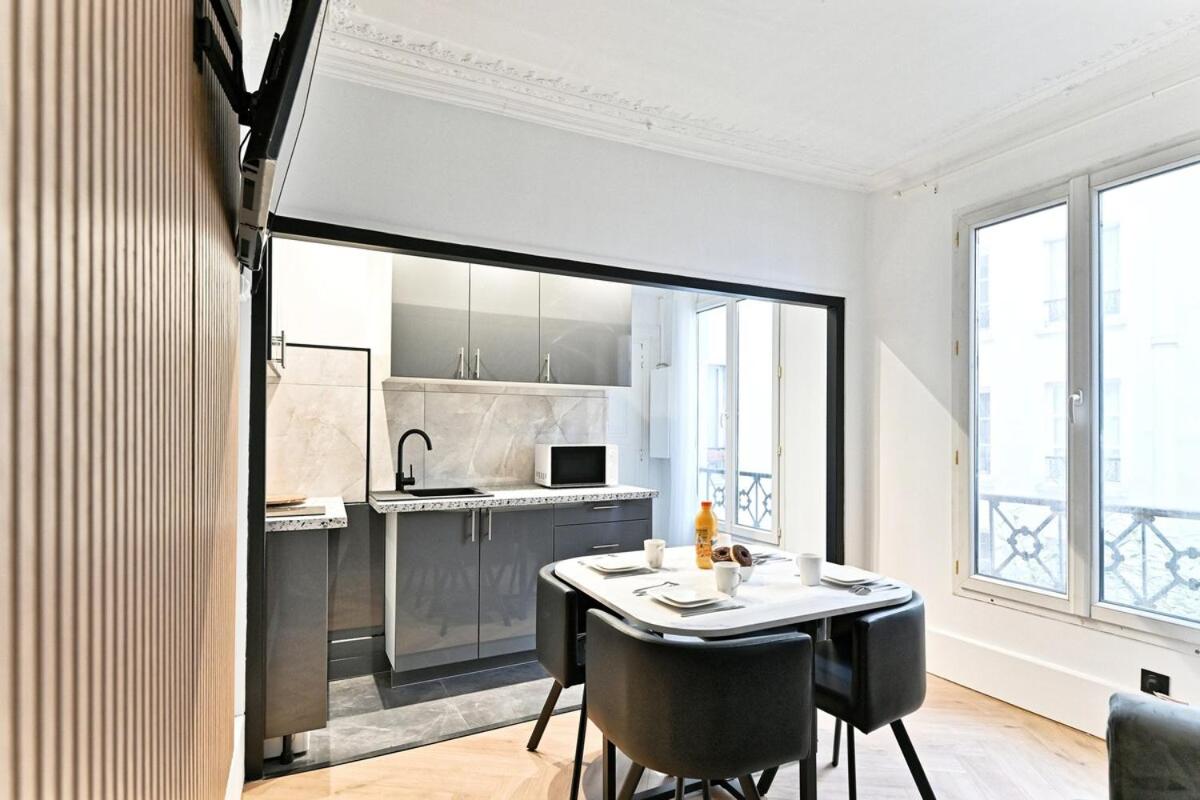 Modern apartment Paris Moulin Rouge - 4