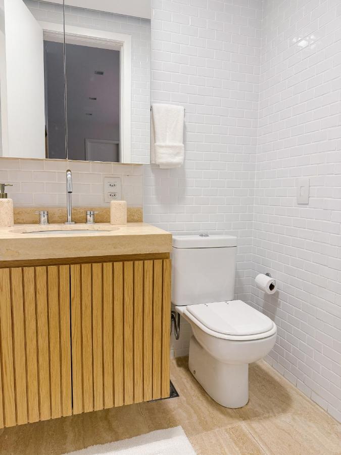 2BR Heart of Leblon with Balcony, Renovated Gem - 2