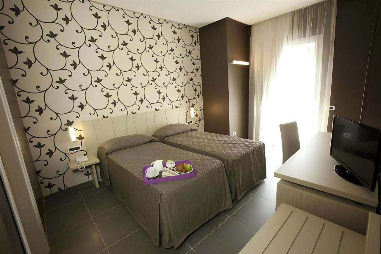 Sunrise Hotel - 2