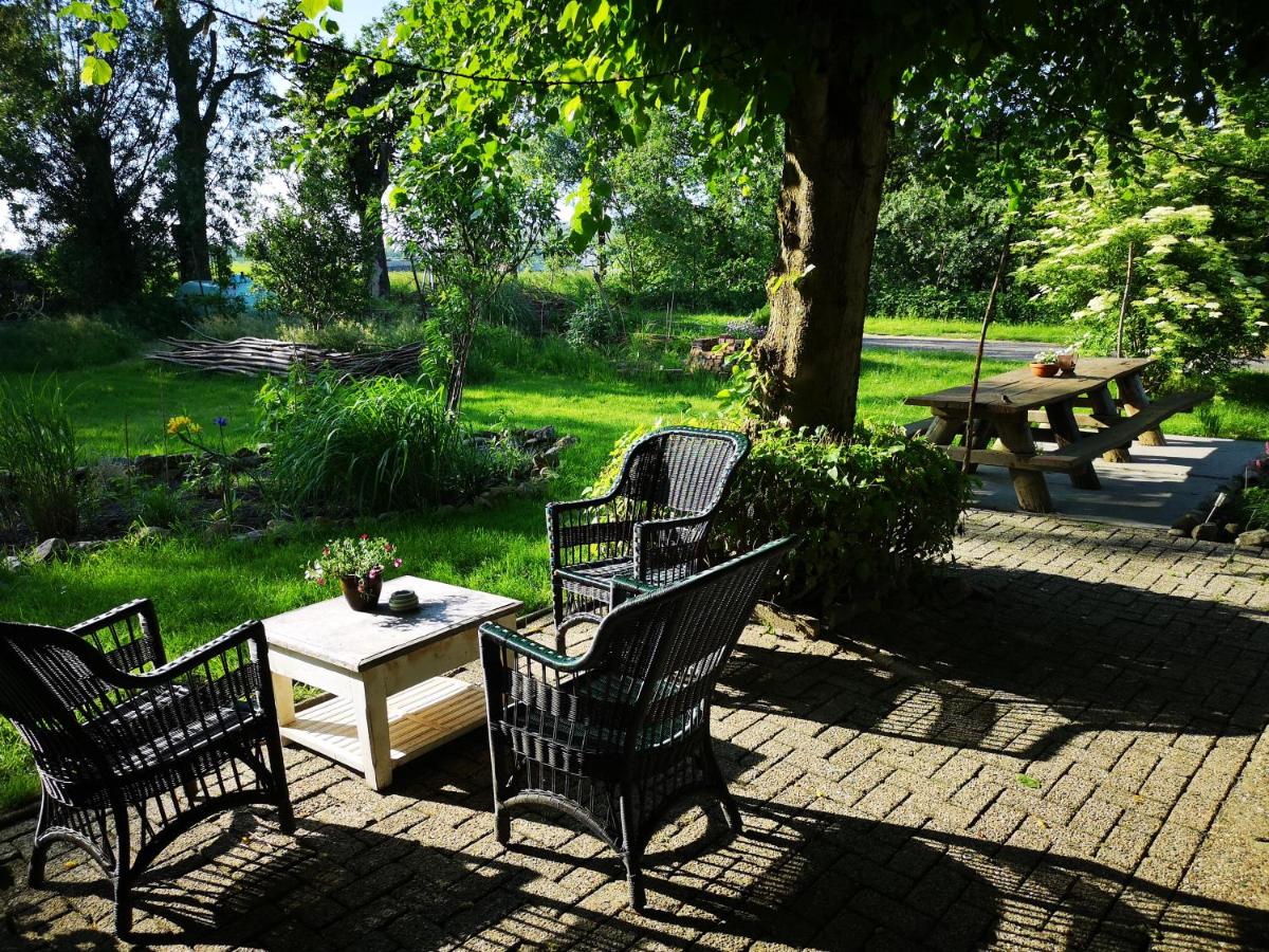 Modern Cozy Asian Style bedroom with Kingsize Spa bath - 2