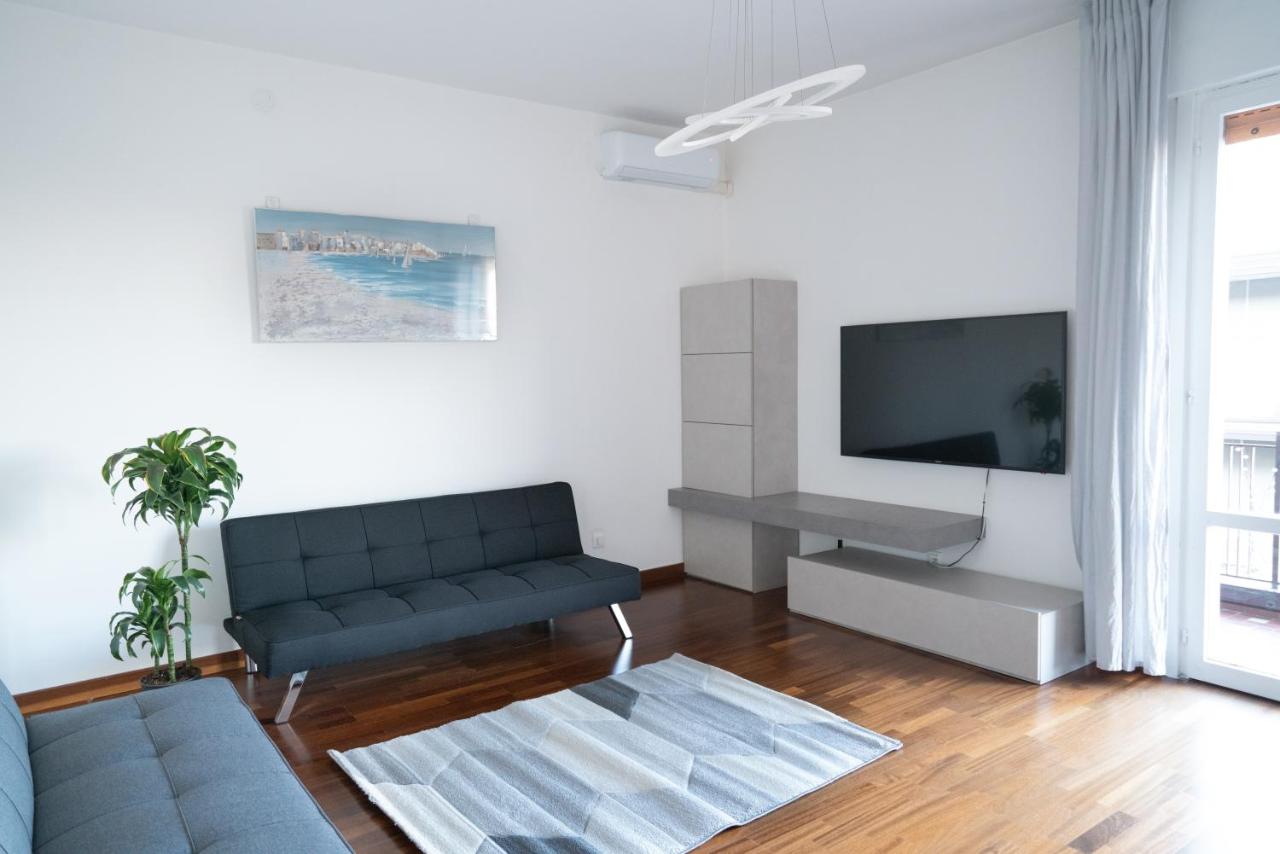 Venice Home Free Parking - 5