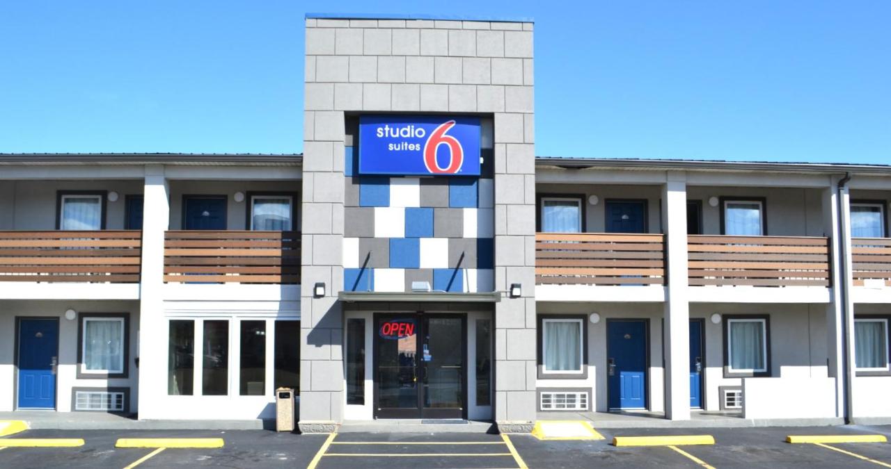 Image: Studio 6 Suites Chattanooga TN Lookout Mtn.