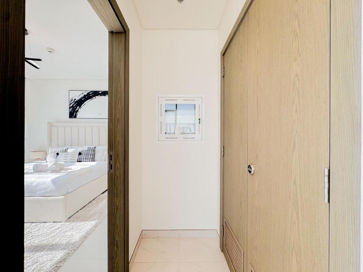 Azure - 1-Bed Luxury by Crystal Lagoon, Downtown - 3