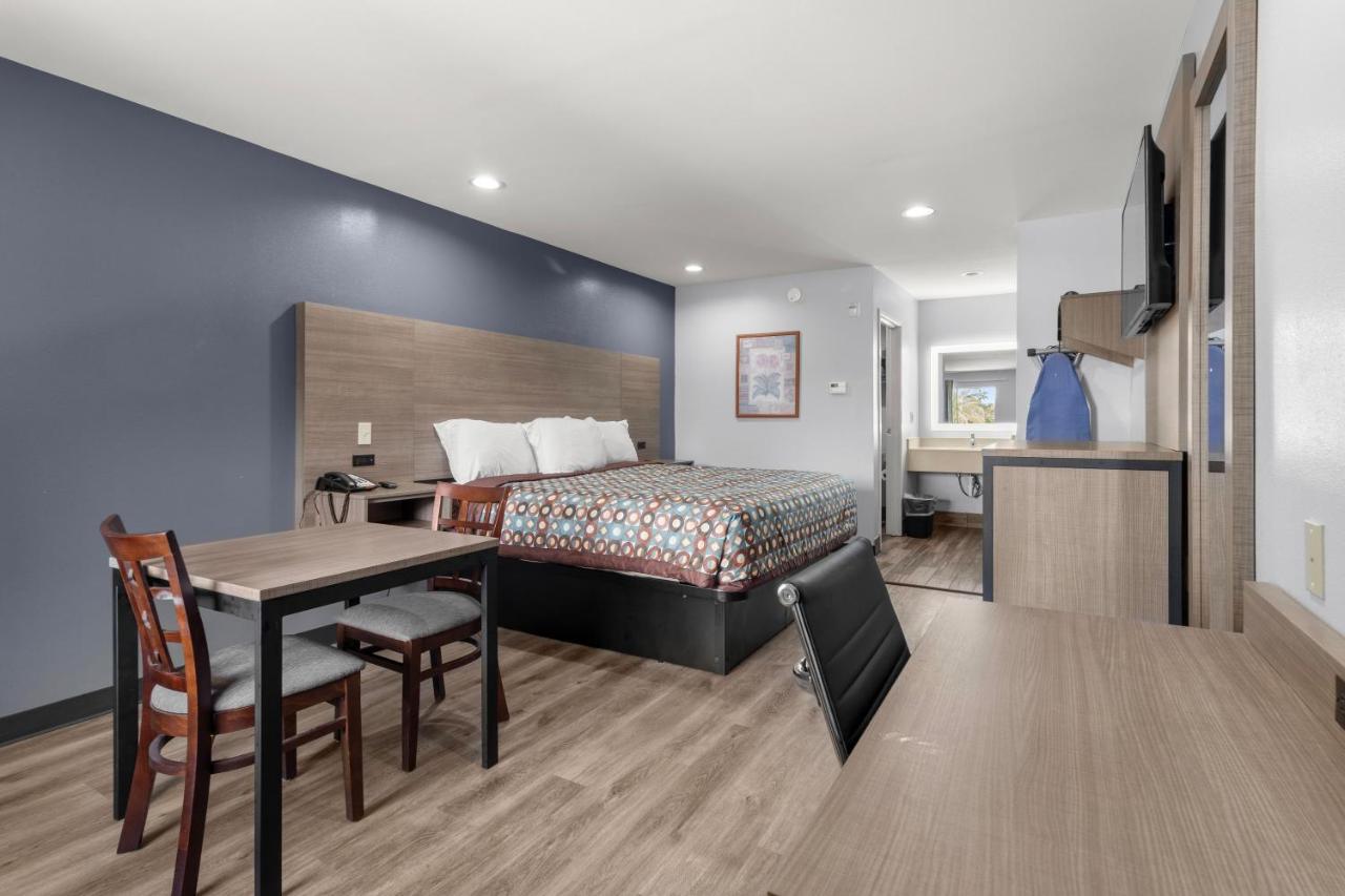 Express Inn & Suites Westwego — photo 17