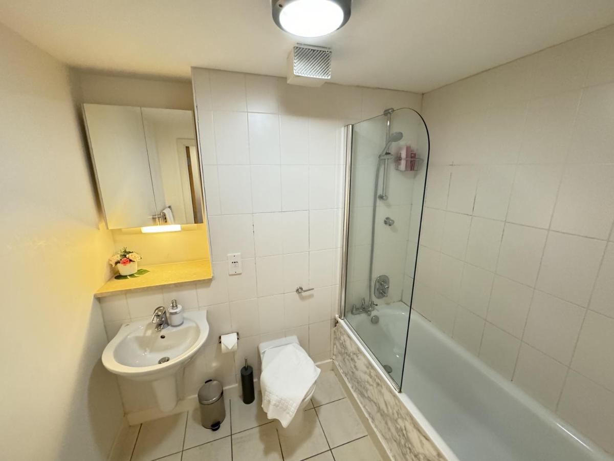 Cosy Modern Tower Bridge Apartment - 3