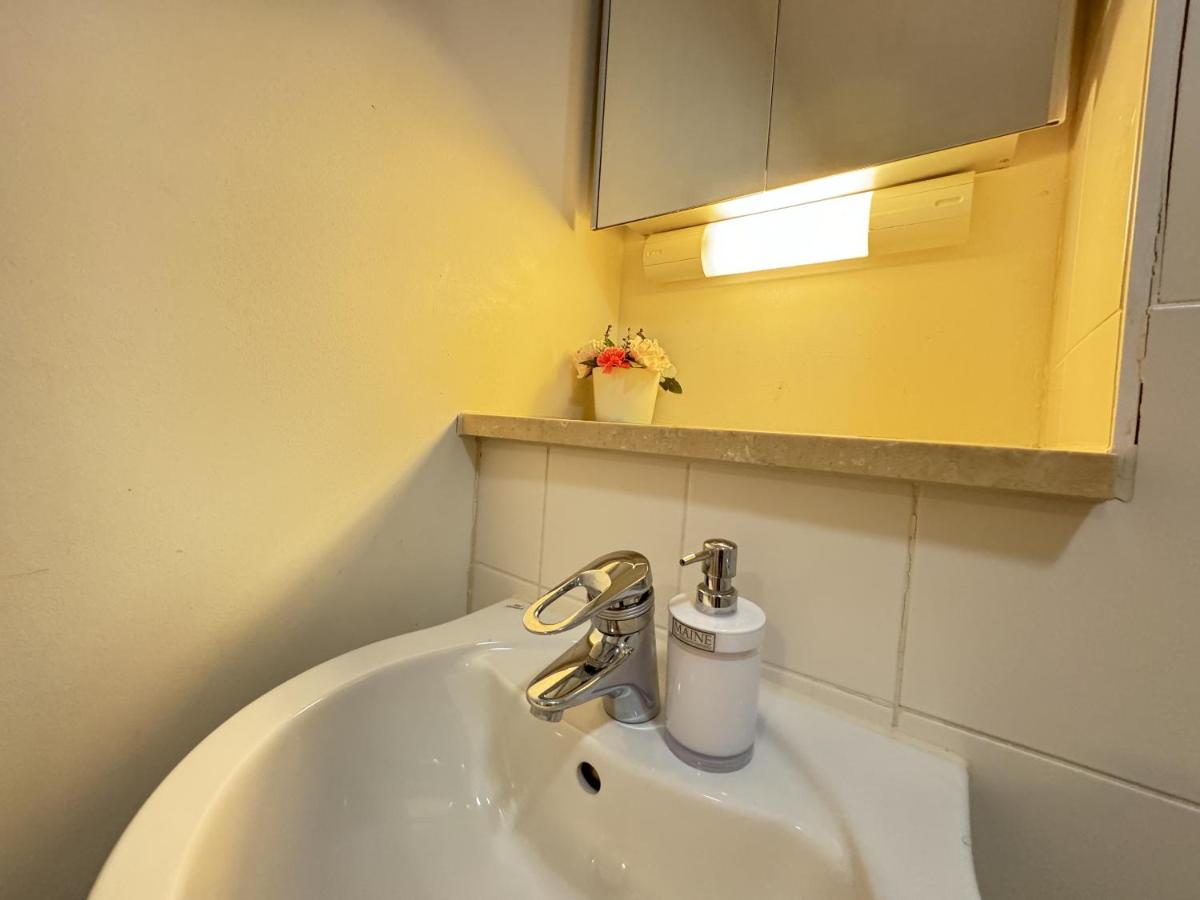 Cosy Modern Tower Bridge Apartment - 4