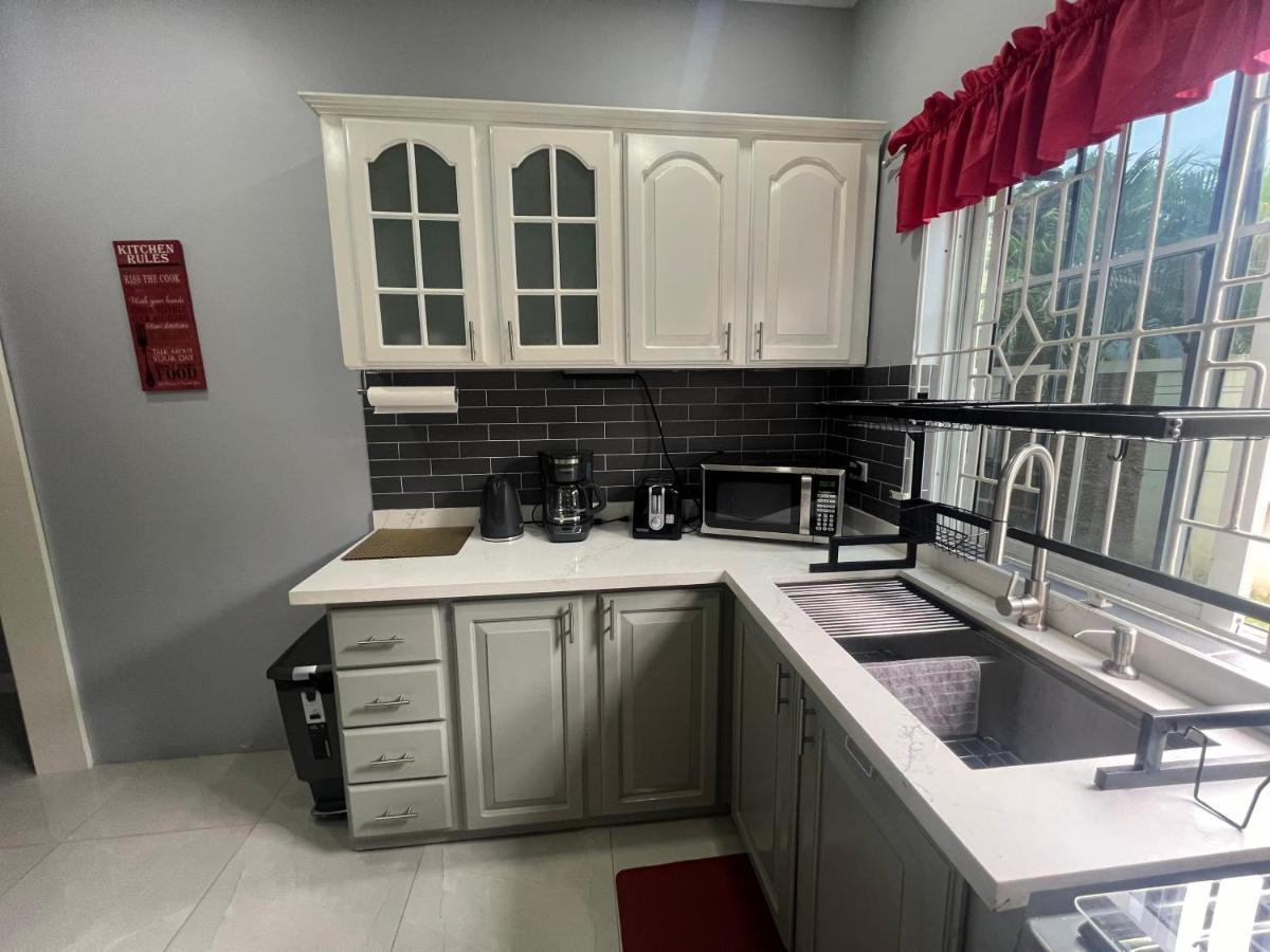 Kingston Vacation Home Two Bedroom - 4