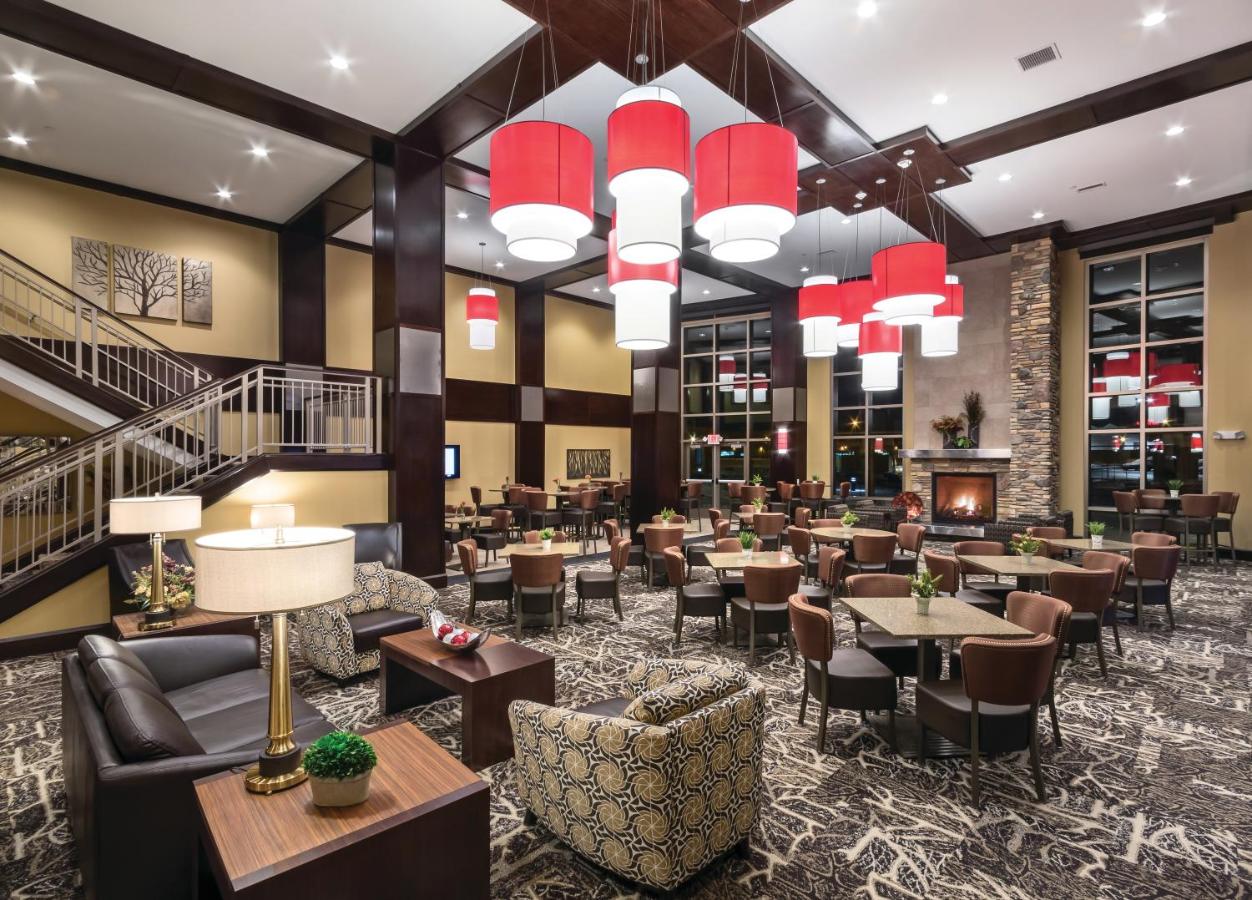 ClubHouse Hotel & Suites Fargo — photo 10