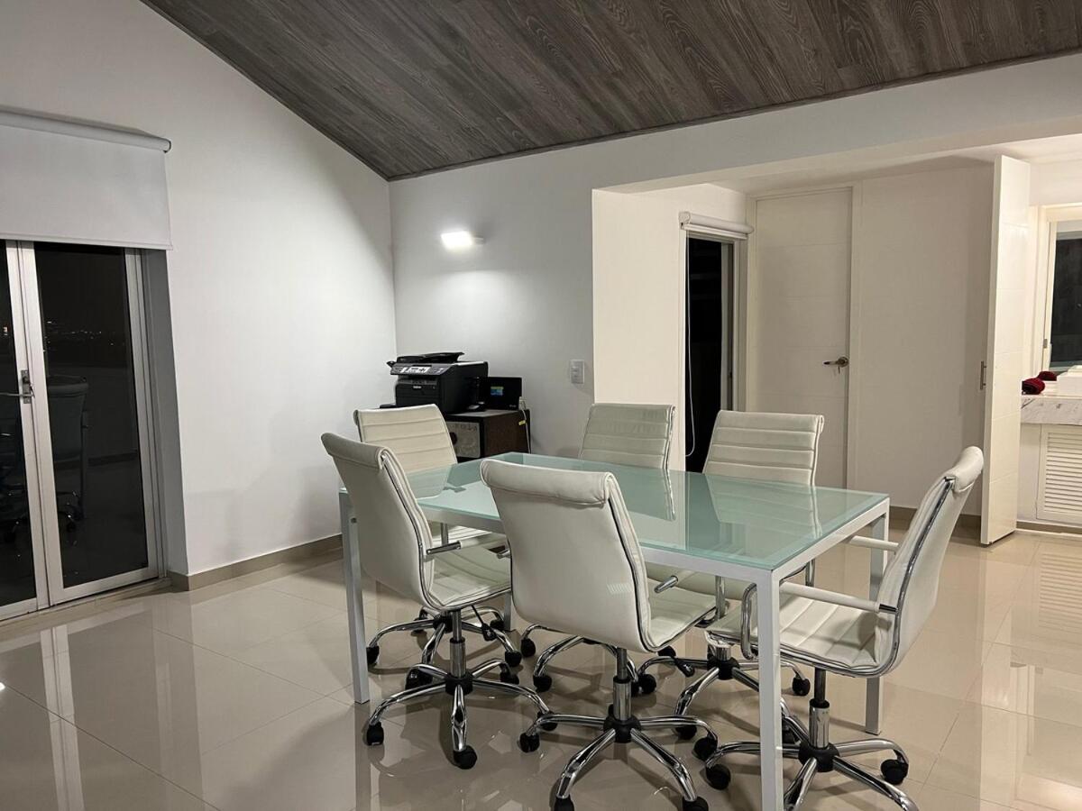 Spectacular PH with office in front of Perisur - 5