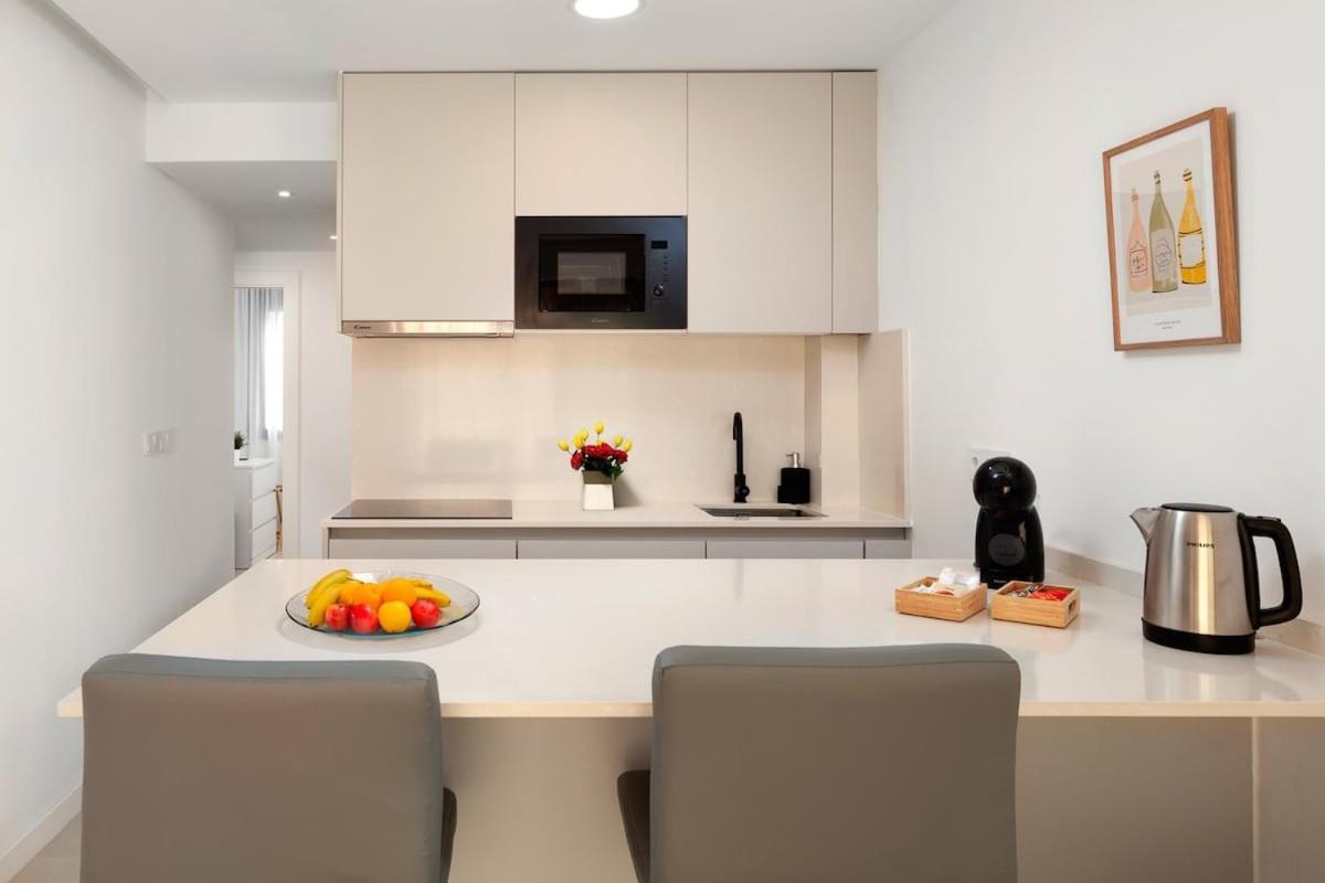 Sea View & Private Terrace in the Heart of Malaga! - 4