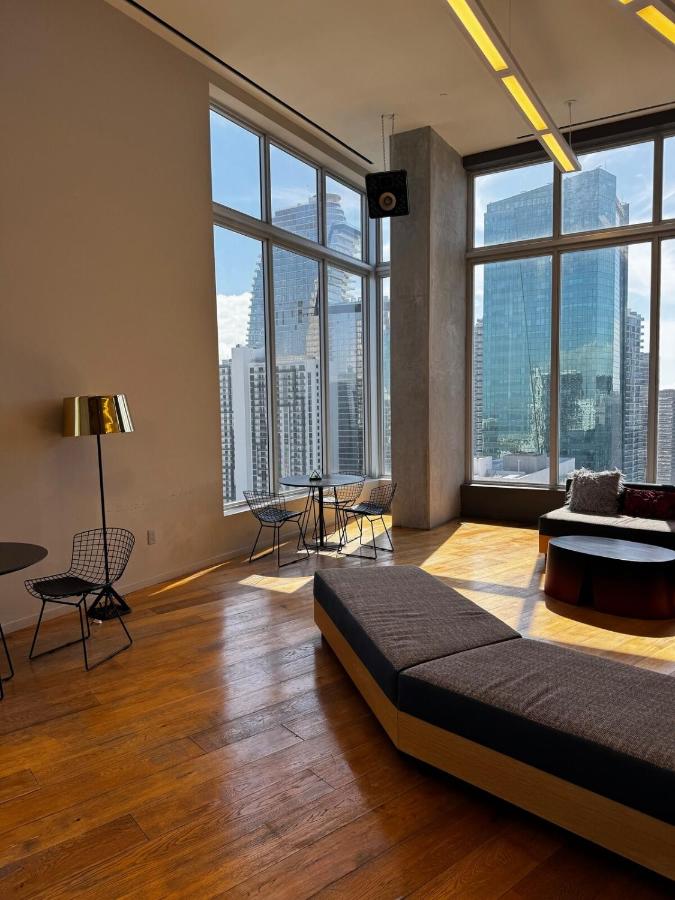 High Floor Pool Gym Brickell - 2