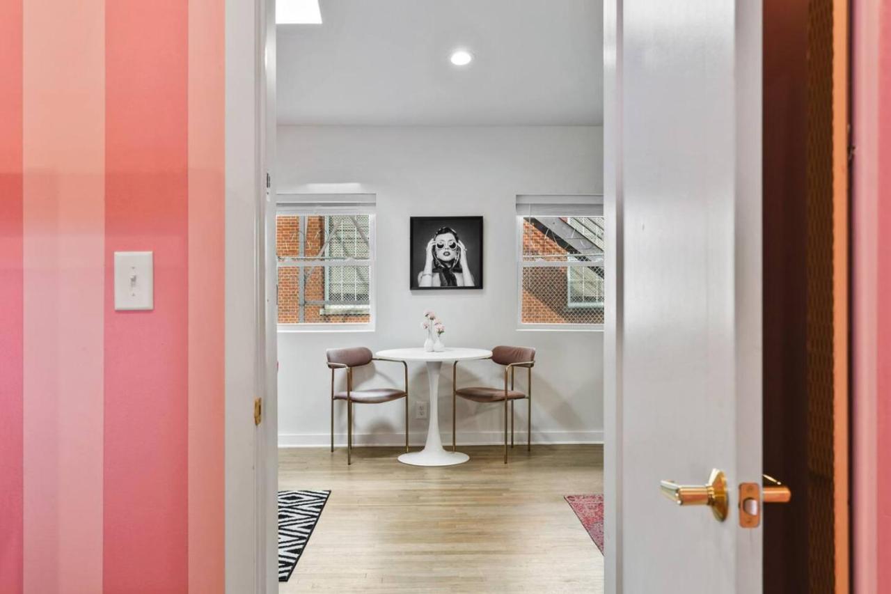 Barbie Dream Condo - Near Restaurants, Coffee and Bar - 4