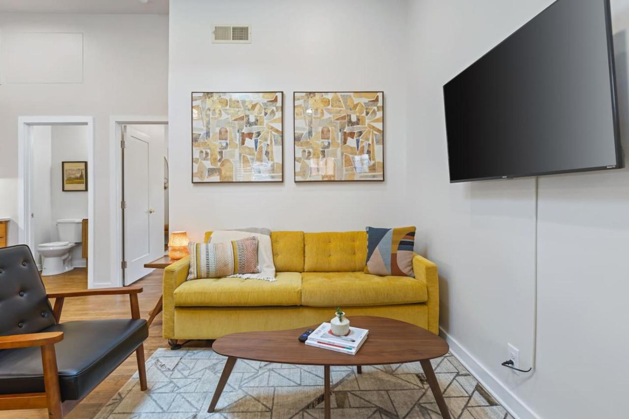 Mid-Century Modern Nashville Condo Near Restaurants, Coffee and Bars - 4