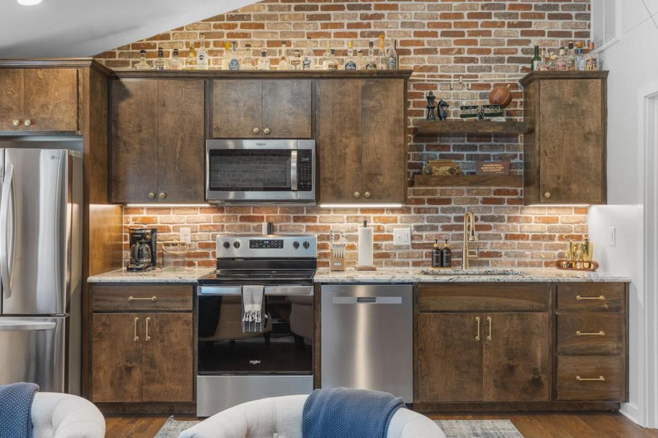 Rustic plus Western - Walk to Bars, Coffee and Restaurants - 2