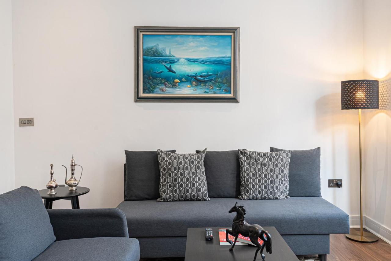 Kensington Residence - 2