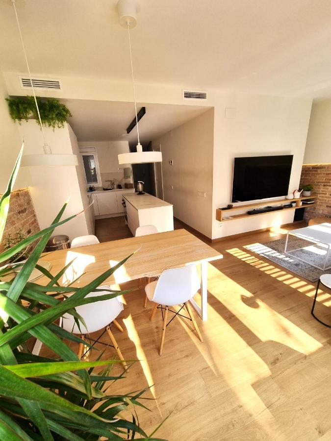 Cozy bedroom with a private bathroom in a shared house - 5