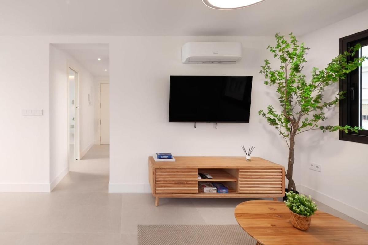 Garden and Pool in Benalmadena next to the beach - 4