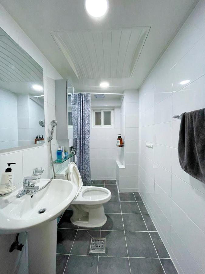 GnB house l 2min Hongdae st l 2R1B l cozy & sweet - 5