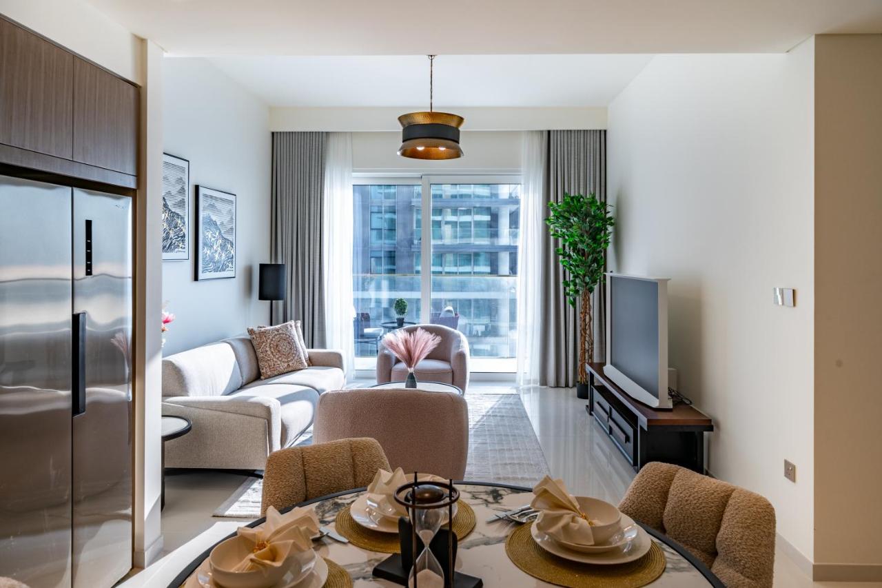 Homes Beyond I Stunning Oceanfront 2 BR Apartment