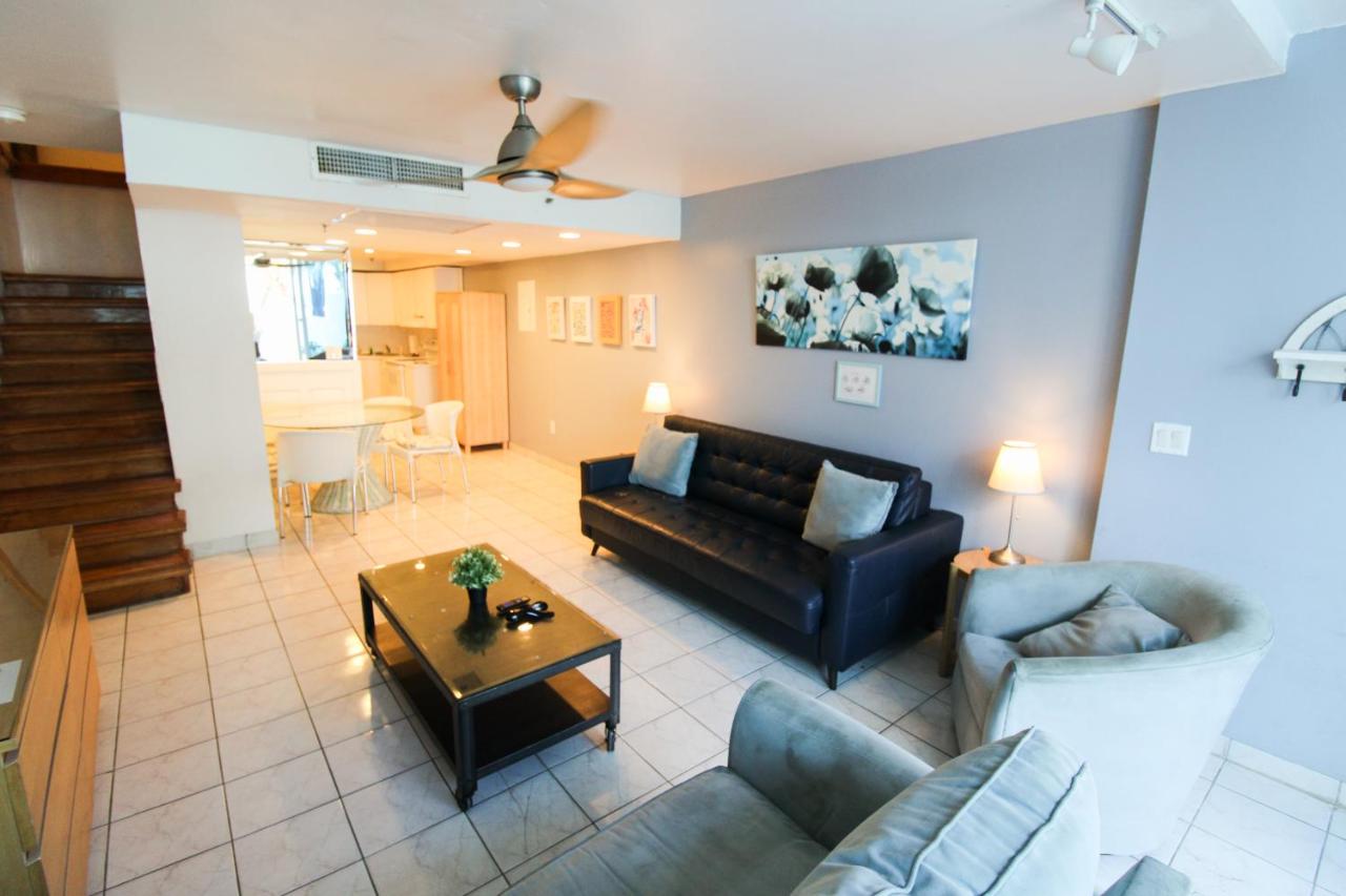 Castle Th16 Beachfront Townhouse with private patio, direct beach access, pool, tennis & free parking! - 3