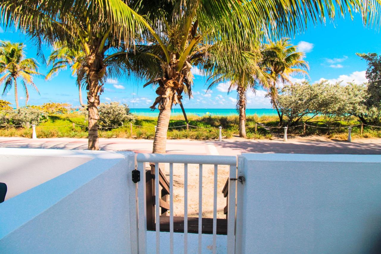 Castle Th16 Beachfront Townhouse with private patio, direct beach access, pool, tennis & free parking! - 2