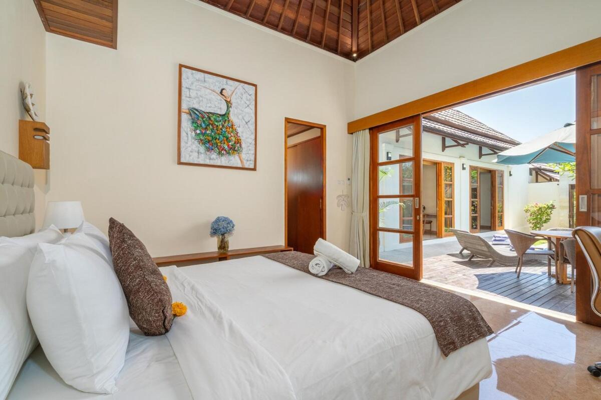 Casalola - 10 Min to Beach, Vast Villa with Pool & Garden View - 2