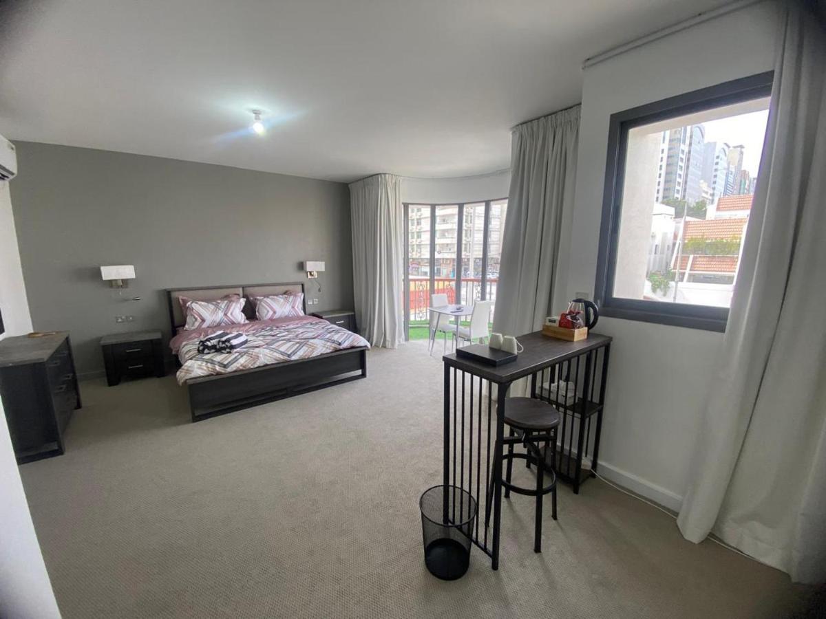 Dinar - cozy master bedroom - 5