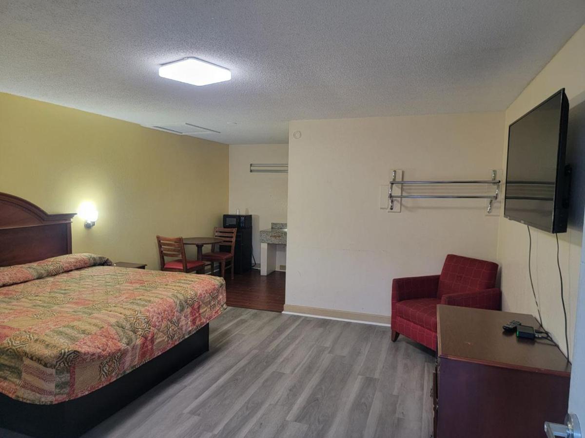Snow White Motel — photo 3